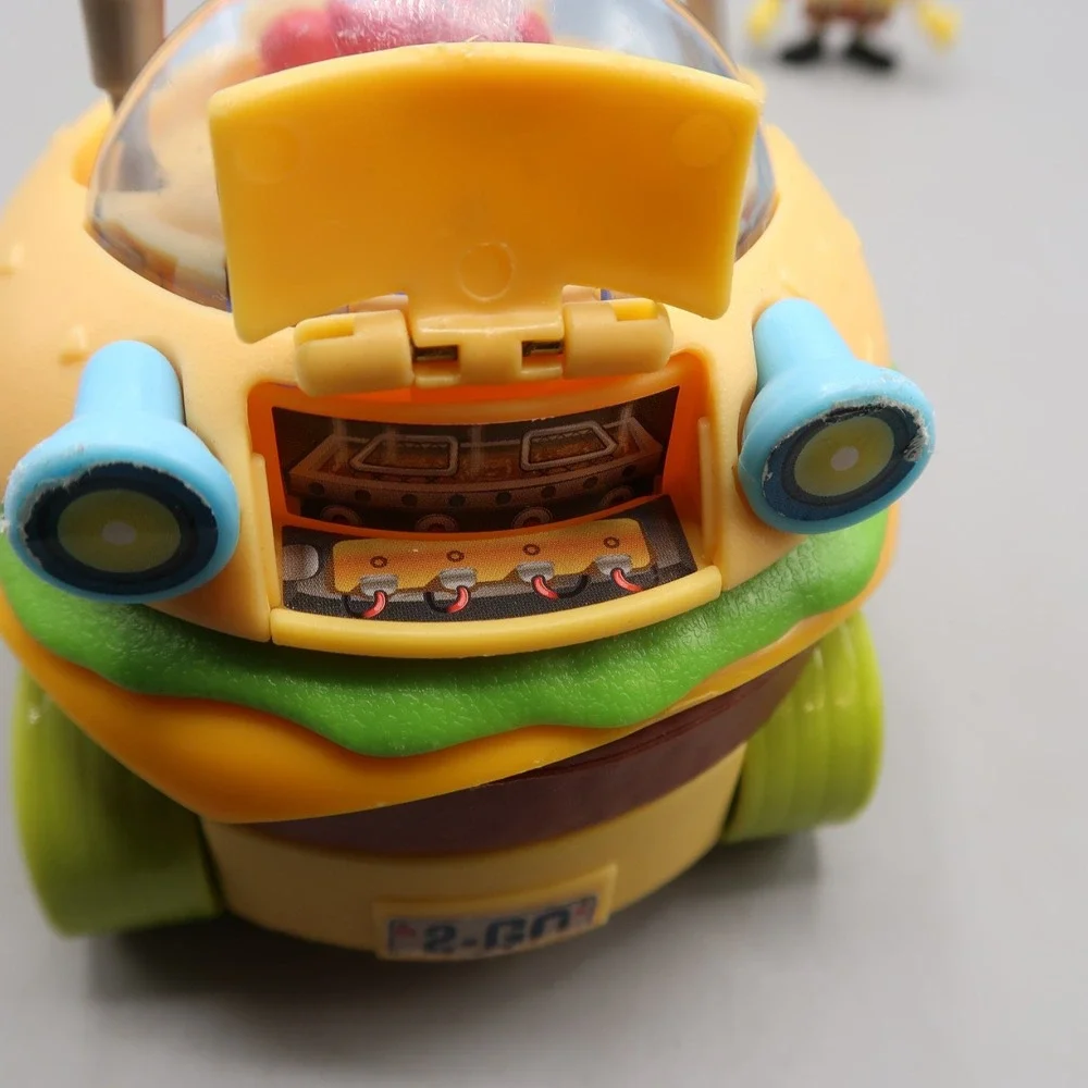 2013 Mattel Spongebob Squarepants Krabby Patty Wagon Hamburger Car & Figure